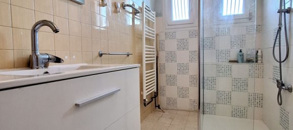 5 bedrooms House in Ales, France No. 296895 3