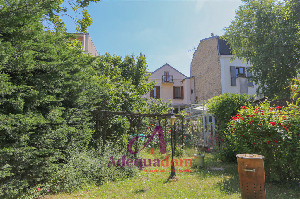 5 chambres Maison à Colombes, France No. 182560