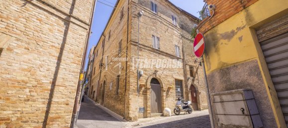 4 rooms Apartment in Corridonia, Italy No. 275059 8