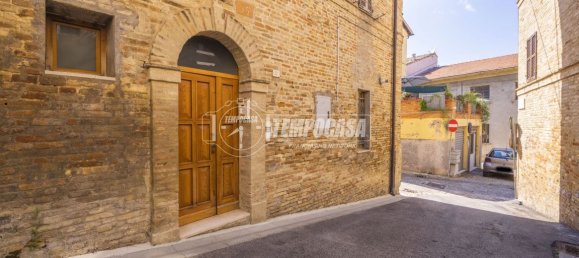4 rooms Apartment in Corridonia, Italy No. 275059 4