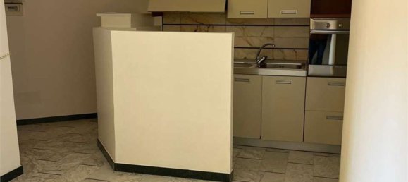 3-salle Appartement à Camerata Picena, Italy No. 100844 8