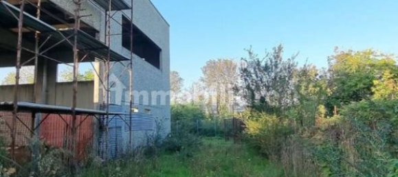 1 room Warehouse in Brugherio, Italy No. 16231 16