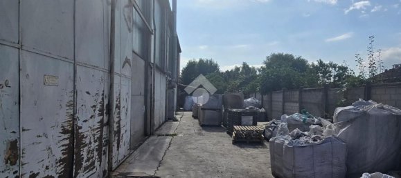 Almacén en Settimo Torinese, Italy 390 m² No. 290400 2