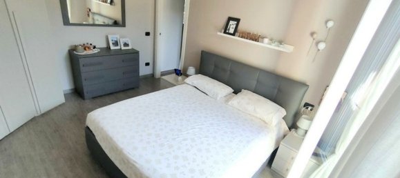 5 rooms Villa in Benna, Italy No. 294881 11