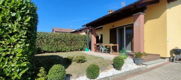 5 rooms Villa in Benna, Italy No. 294881 2