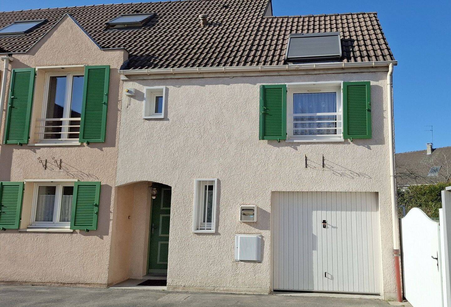 4 bedrooms House in Bondy, France No. 328042