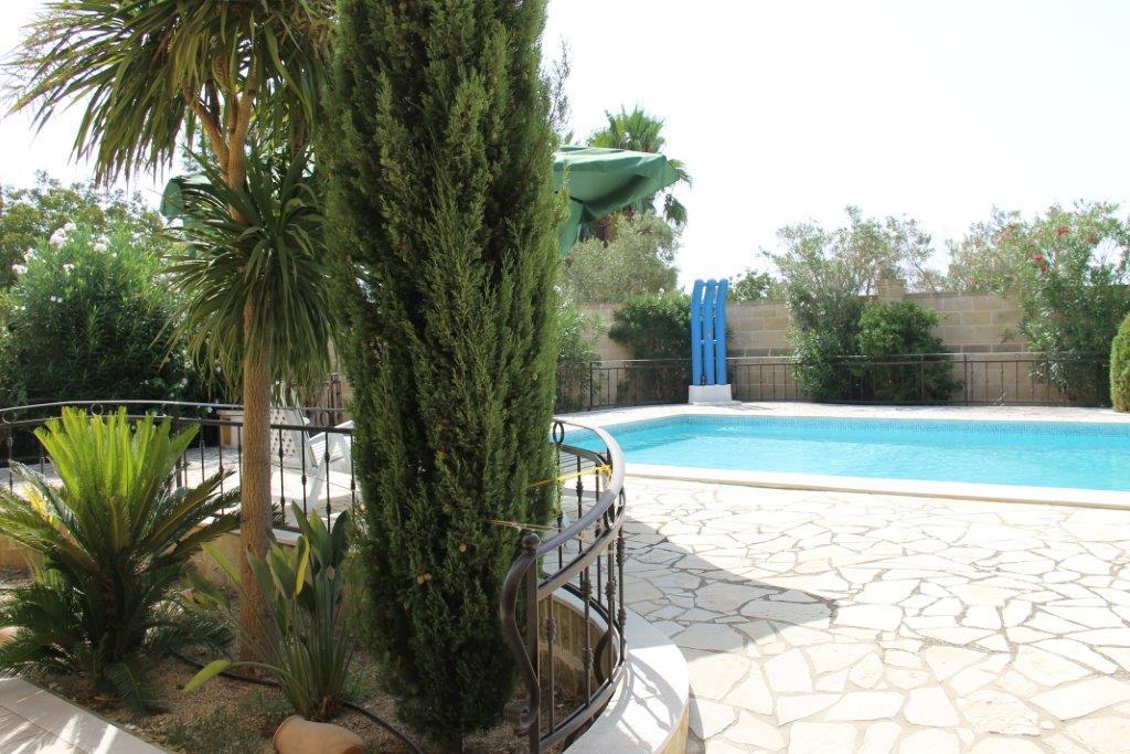 Villa de 9 habitaciónes en Matino, Italy No. 231024