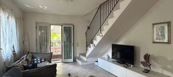 5 rooms Villa in Pietrasanta, Italy No. 298269 5