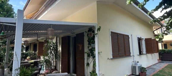 5 rooms Villa in Pietrasanta, Italy No. 298269 2