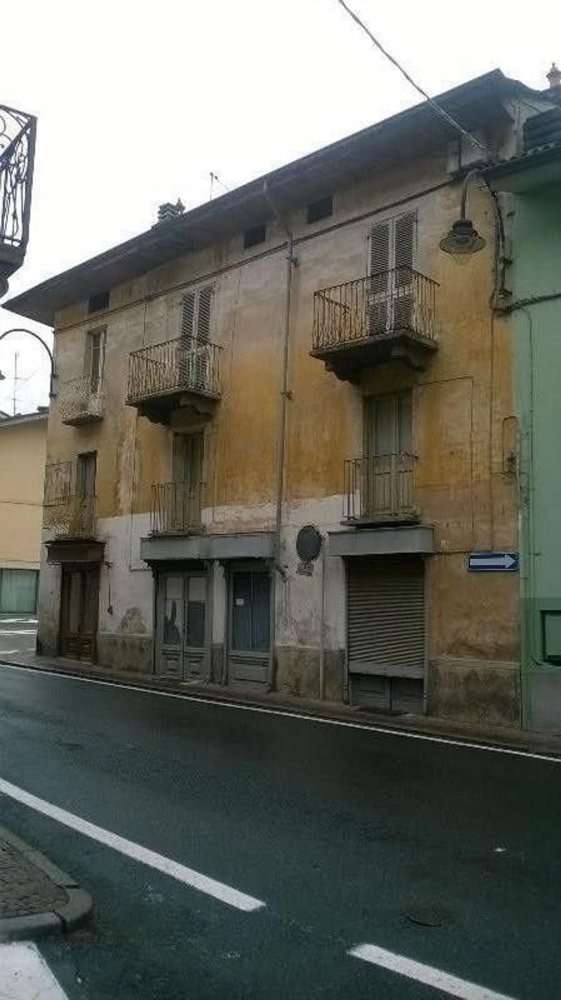 4 rooms Apartment in Pont Canavese, Italy No. 131206