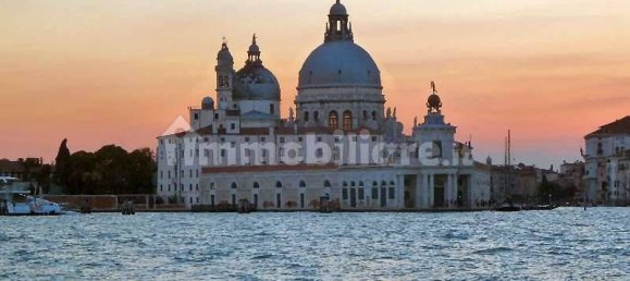 4 rooms Commercial property in Venice, Italy No. 61834 10