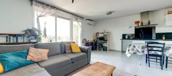 2 bedrooms Apartment in Venissieux, France No. 351107 4