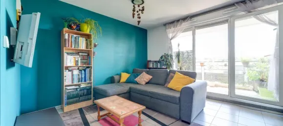 2 bedrooms Apartment in Venissieux, France No. 351107 3