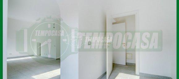 1 bedroom Apartment in Gavirate, Italy No. 71802 10