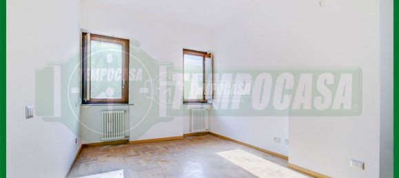1 bedroom Apartment in Gavirate, Italy No. 71802 3