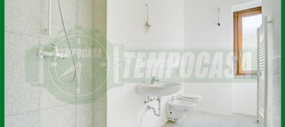 1 bedroom Apartment in Gavirate, Italy No. 71802 5