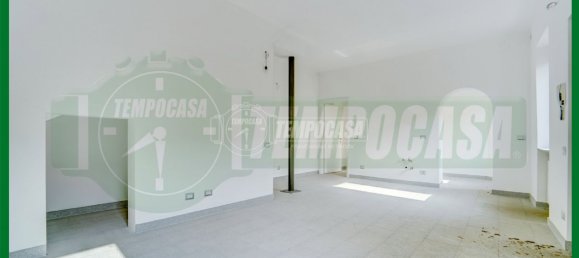 1 bedroom Apartment in Gavirate, Italy No. 71802 8