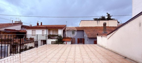 4 bedrooms Apartment in Avezzano, Italy No. 331383 2