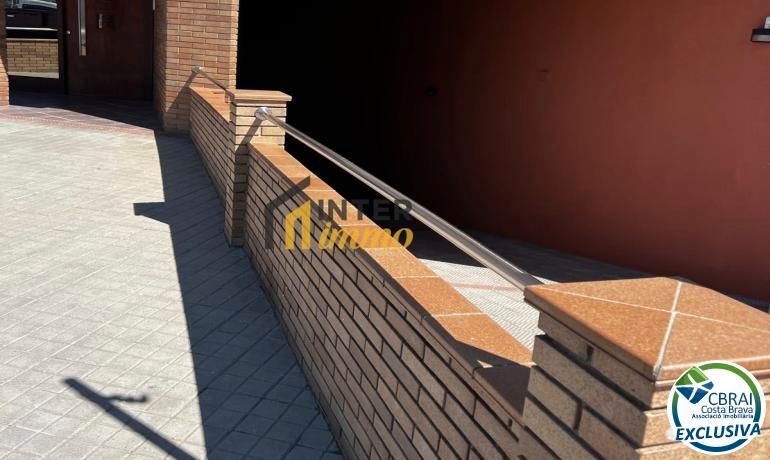 14m² Garage in Figueres, Spain No. 174046