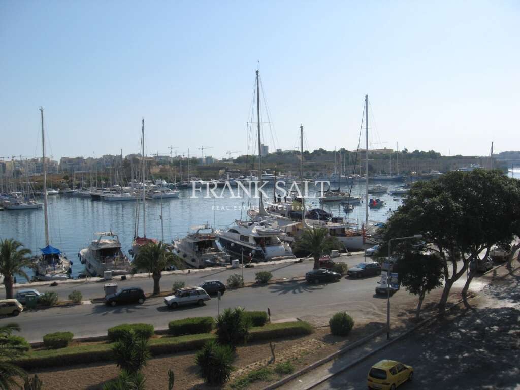 500m² Office in Ta' Xbiex, Malta No. 11759