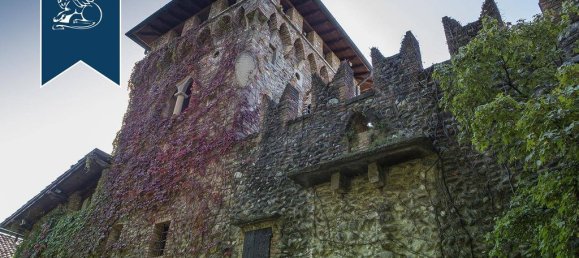 4 bedrooms Castles in Gorle, Italy No. 69462 8