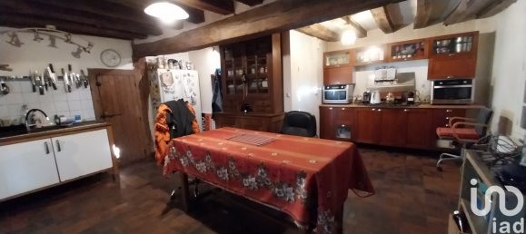 Casa de 5 dormitorios en Chassant, France No. 50337 9