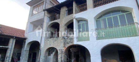 Casa de 6 dormitorios en Caprie, Italy No. 161104 20