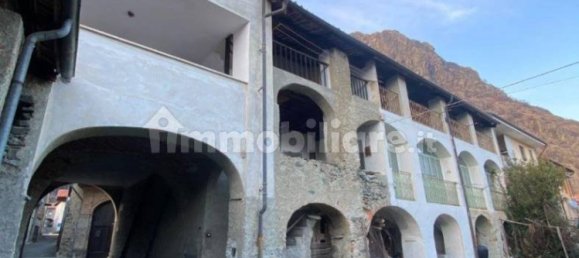 Casa de 6 dormitorios en Caprie, Italy No. 161104 21