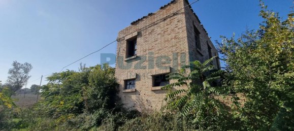 6 rooms House in Lapedona, Italy No. 74975 3