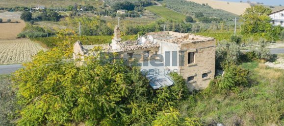 6 rooms House in Lapedona, Italy No. 74975 17