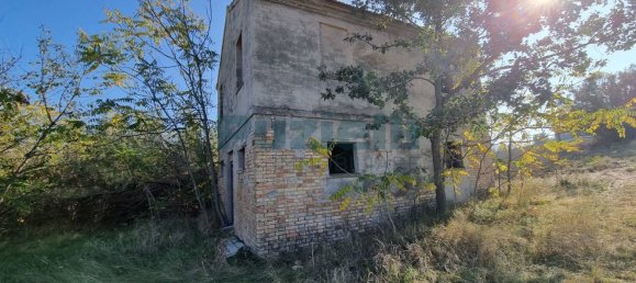 6 rooms House in Lapedona, Italy No. 74975 21