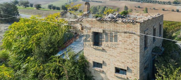 6 rooms House in Lapedona, Italy No. 74975 28