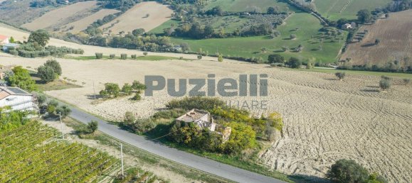 6 rooms House in Lapedona, Italy No. 74975 13