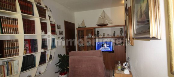 Квартира с 2 спальнями в Удине, Италия № 211417 3