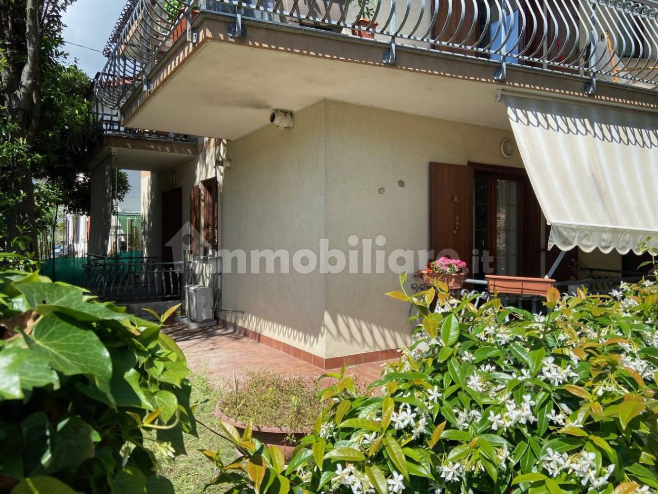 Квартира с 2 спальнями в Удине, Италия № 211417