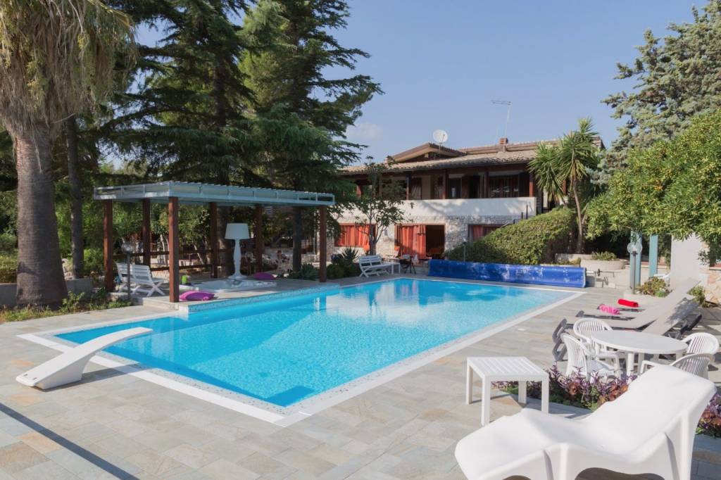 7-Zimmer Villa in Chiaramonte Gulfi, Italy, Nr. 221475