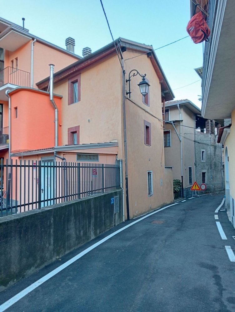 3-Zimmer Haus in Serravalle Sesia, Italy, Nr. 103136