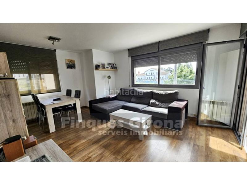 3 bedrooms Apartment in Salt, Spain No. 211292