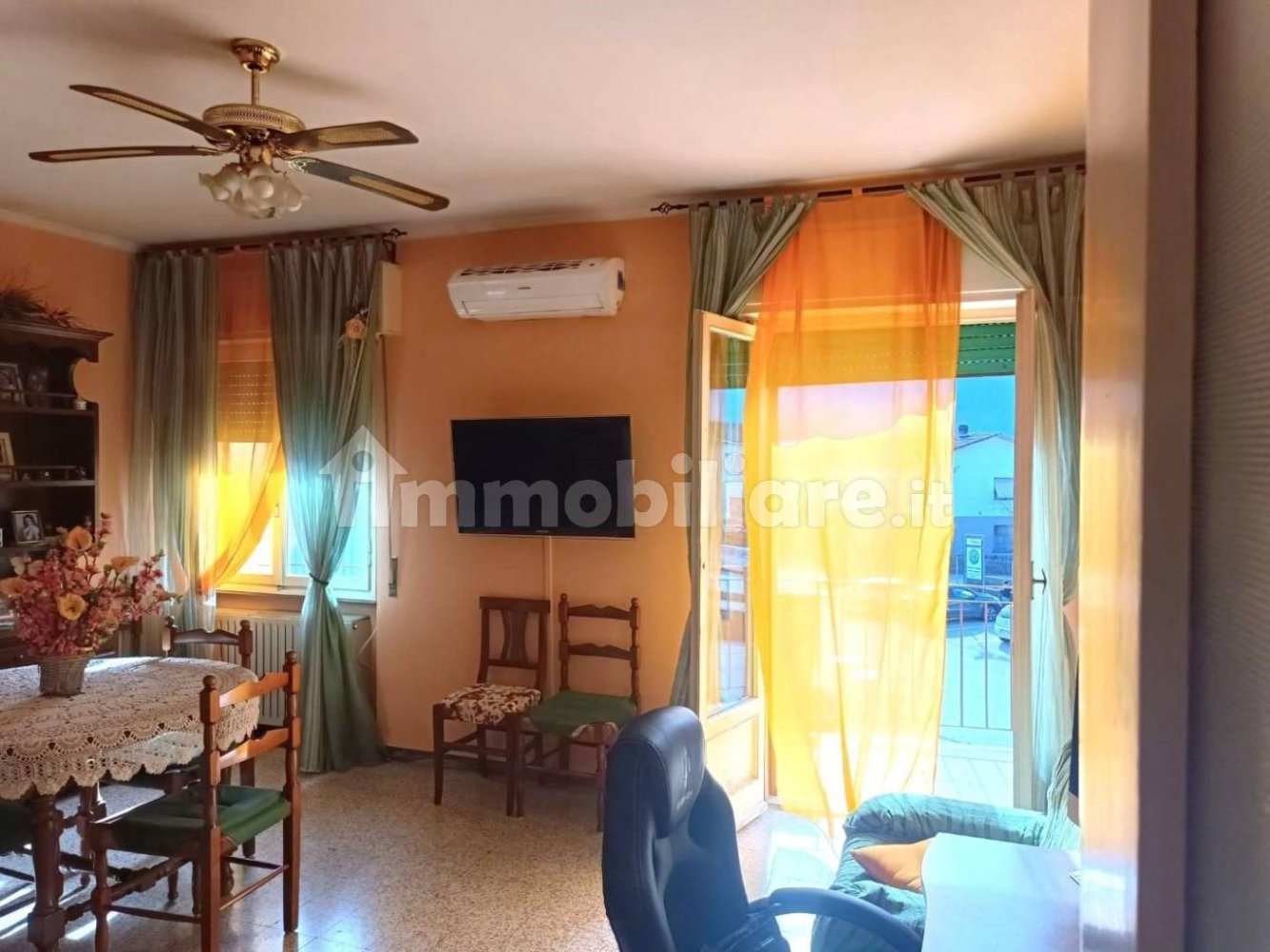 2 bedrooms Apartment in Barga, Italy No. 49182