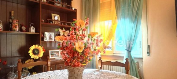 2 bedrooms Apartment in Barga, Italy No. 49182 6