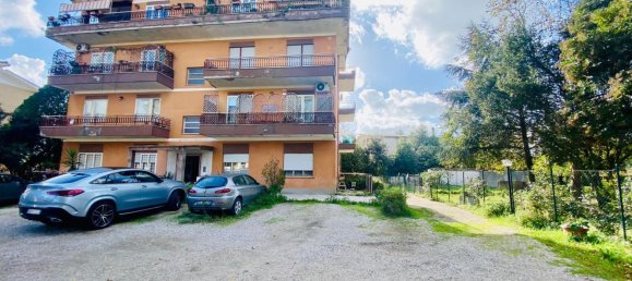 4 rooms Apartment in Rome, Italy No. 113220 15