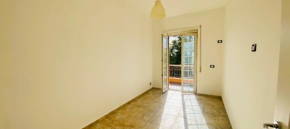 4 rooms Apartment in Rome, Italy No. 113220 9