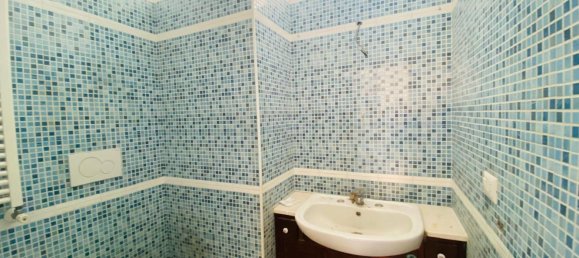 4 rooms Apartment in Rome, Italy No. 113220 10