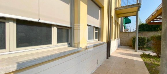 1 bedroom Apartment in Curtatone, Italy No. 353823 3