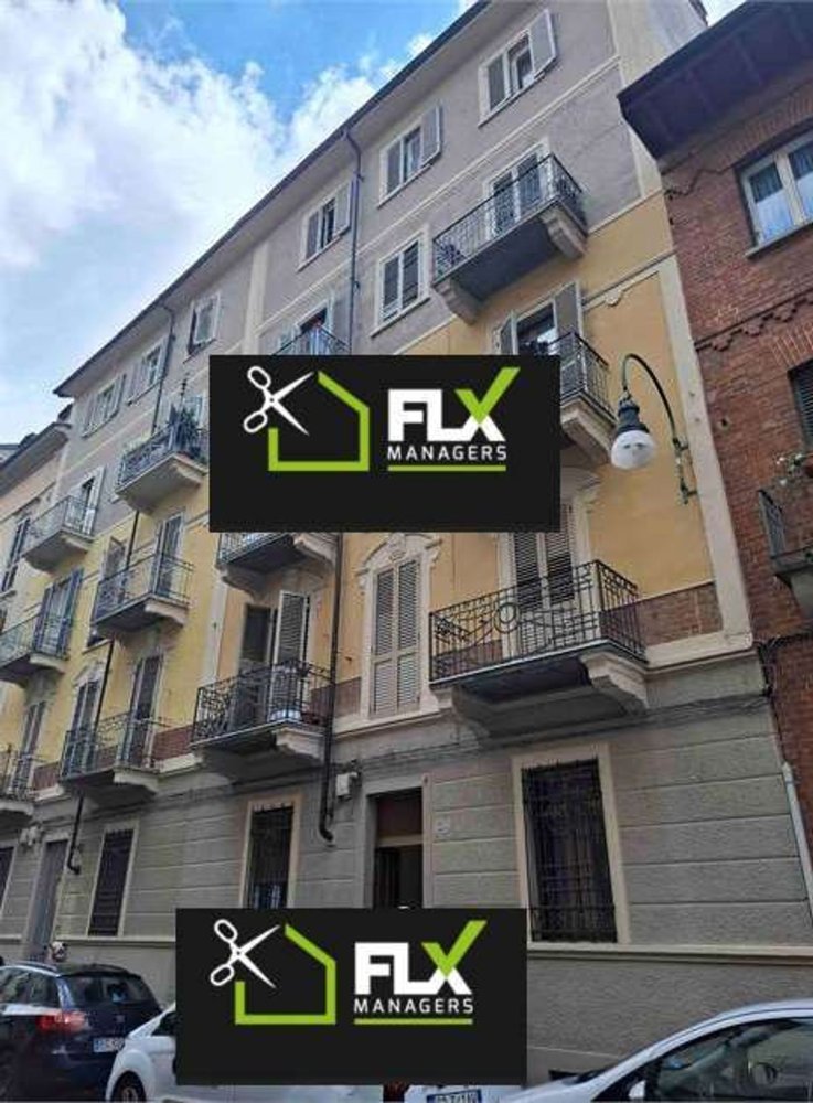 3 bedrooms Apartment in Turin, Italy No. 380791