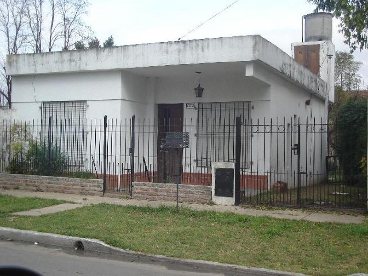 2 bedrooms House in Ituzaingo, Argentina No. 66400