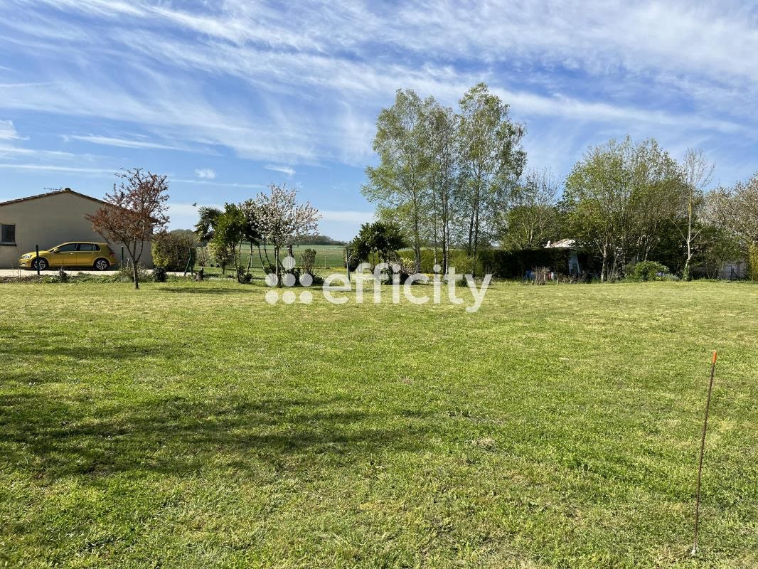 850m² Land in Marigny, France No. 73543