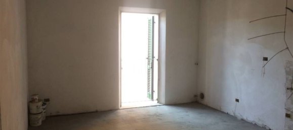 Квартира с 3 комнатами в Чертальдо, Италия № 90494 3