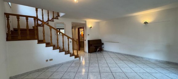 4 rooms Duplex in Clusone, Italy No. 235847 3