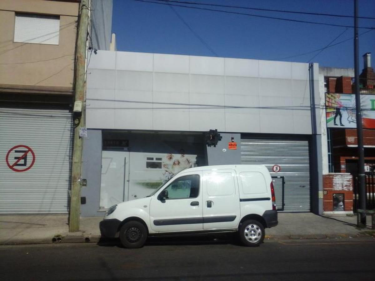 780m² Commercial property in Buenos Aires, Argentina No. 108413